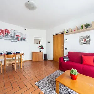 Cozy Apt - Private Parking & Terrace , Milán Italia